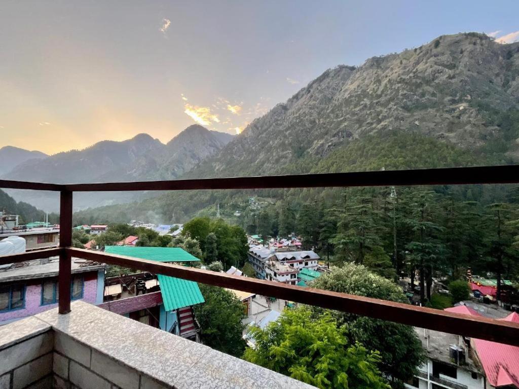 Diamond Valley X One Light Stays Kasol Exteriör bild